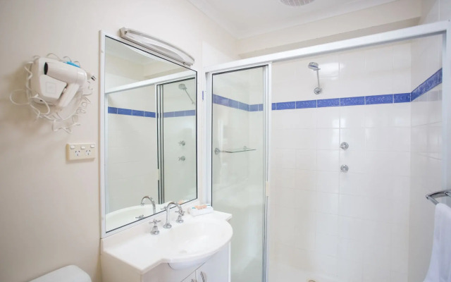 Halifax Holiday Park