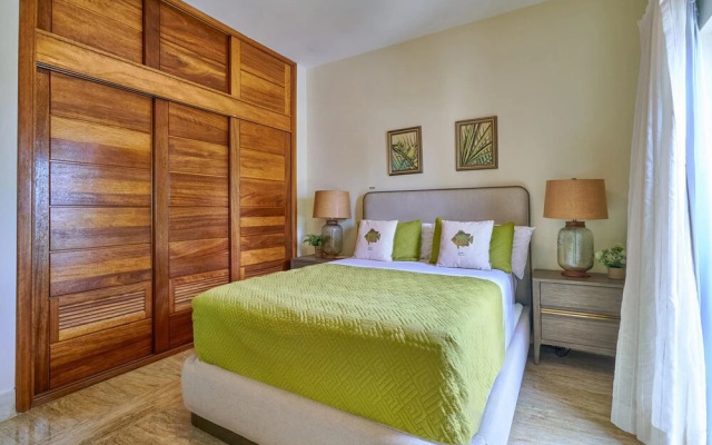 Luxury Beach Condo With Ocean Views Bh-302