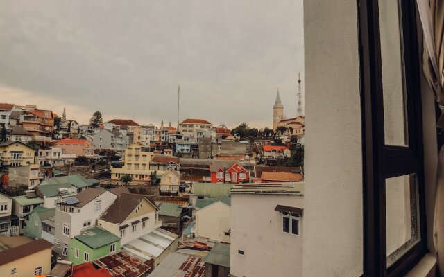 Ngan Pho Studio & Hotel