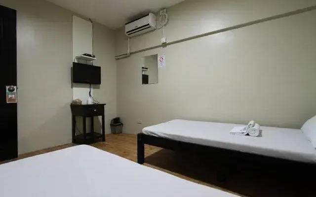 DG Budget Hotel Salem