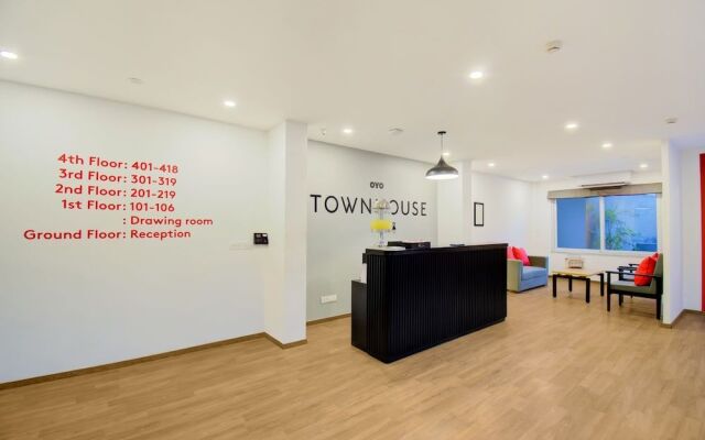 OYO Townhouse 165 Netaji Road