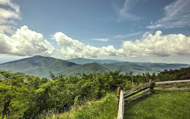 Wintergreen Home w/ Deck - Near Skiing & Hiking!