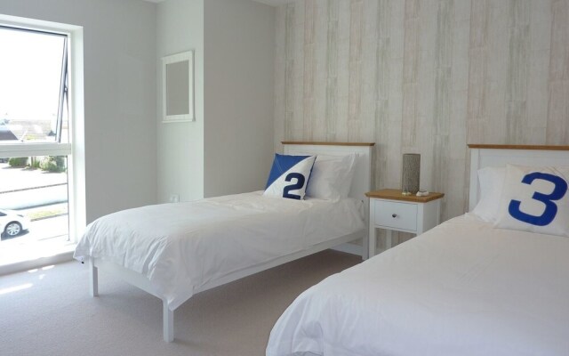 Flat 8 Seascape