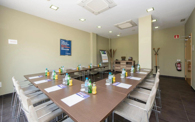 Holiday Inn Express Barcelona - Sant Cugat by IHG