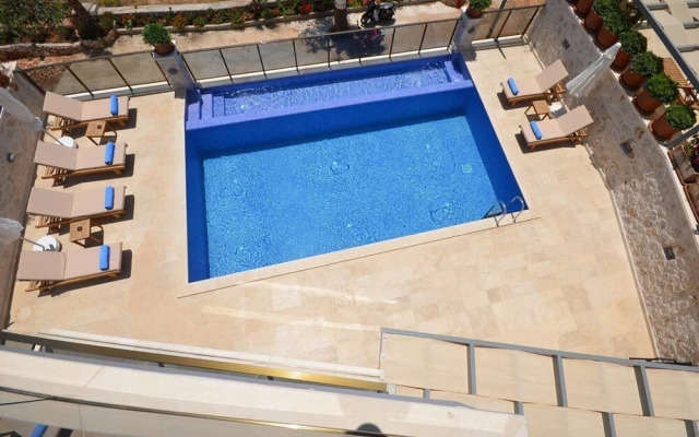 Villa Esma by Akdenizvillam