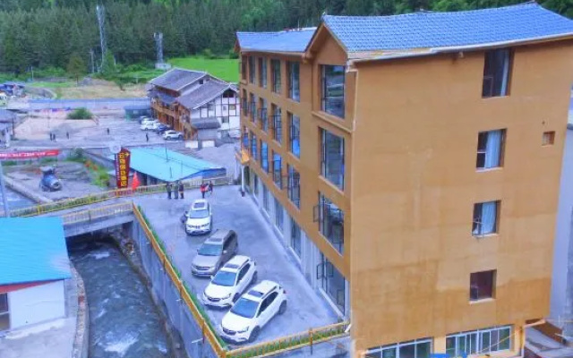 YunHai Hliday Hotel