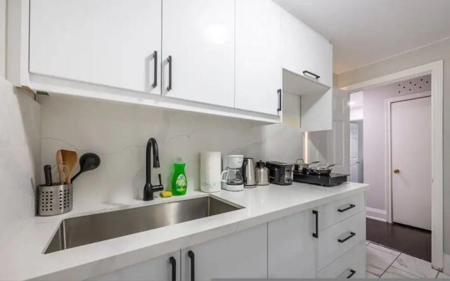 Serenity by the Falls Modern 2 Bedroom Hideaway