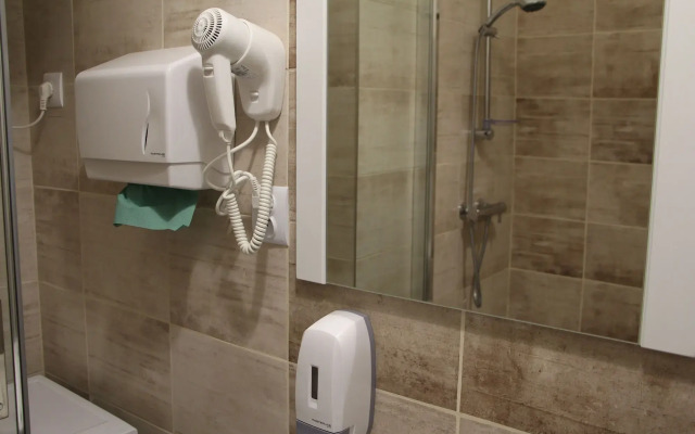 Lorf Hostel&Apartments
