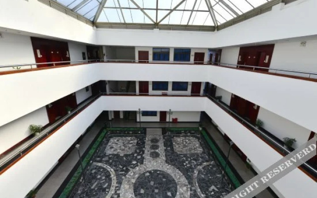 Longshan Hotel
