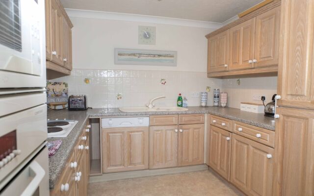 2 Tanworth House