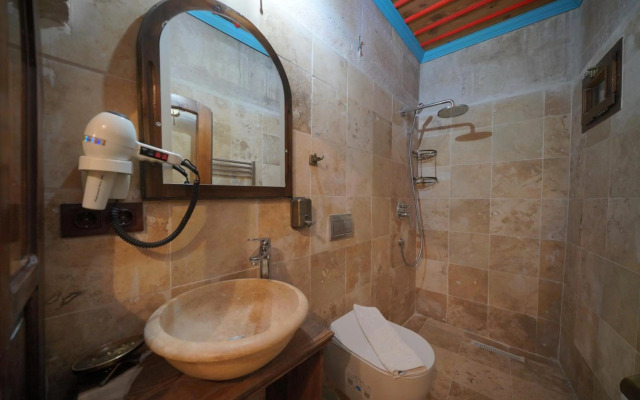 Travel Inn Cave Hotel