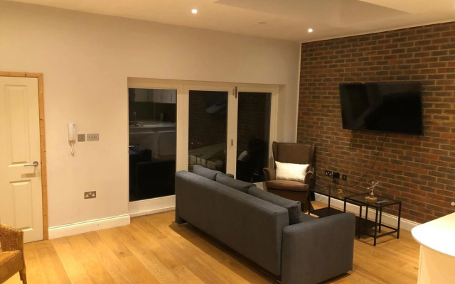 Stamford Brook Apartments