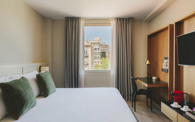 Отель Catalonia Boulevard