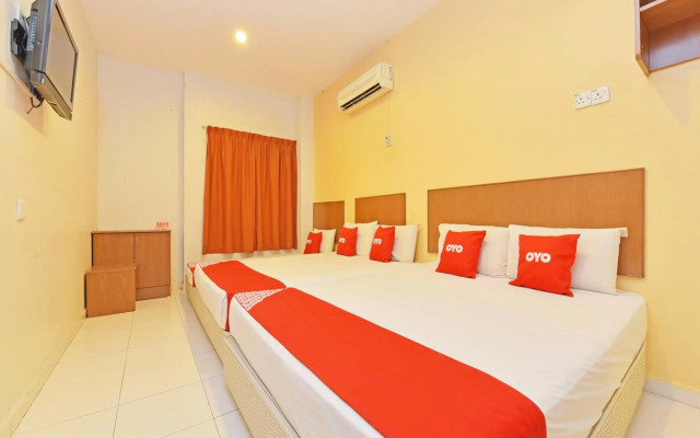 OYO 582 Hotel Walk Inn