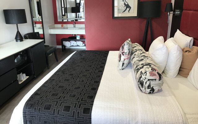 Legend Hotel Hollywood