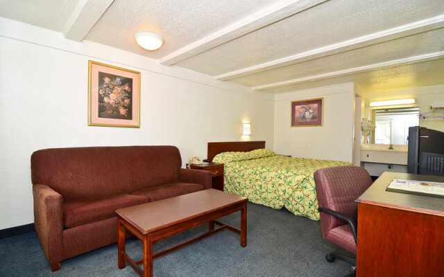Americas Best Value Inn & Suites - Canton/detroit