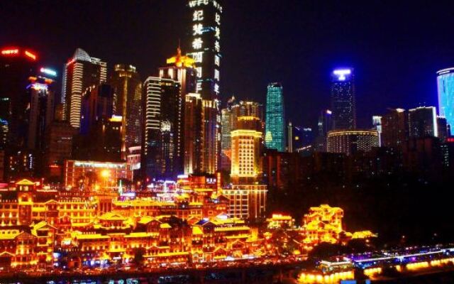 Huajian River View Homestay (Chongqing Auditorium)