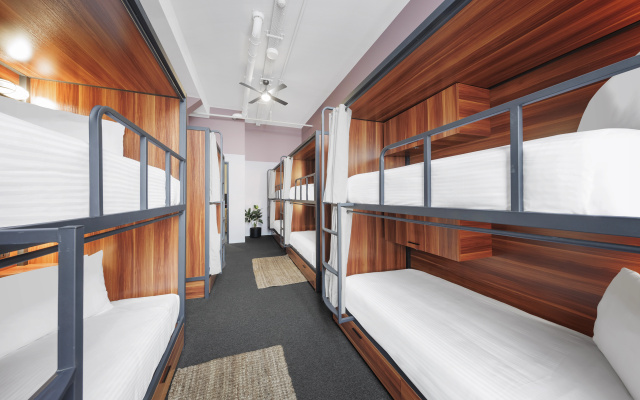 Bounce Melbourne – Guest Rooms – Melbourne