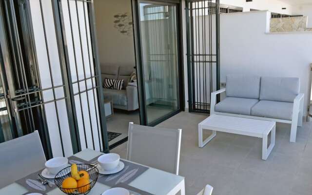 Luxury Apartment on the Beach with Pool 6