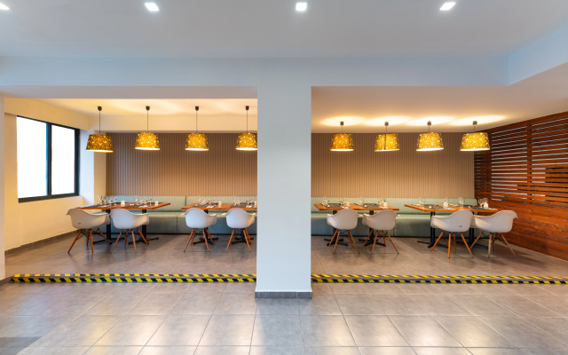 Amphitryon City Hotel