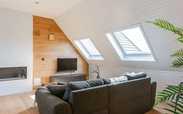 Beautiful and Spacious Vacation Home With Parking