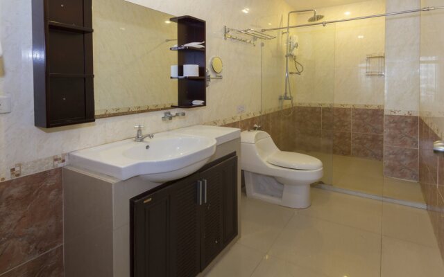 Royal Q&D Suites Hotel