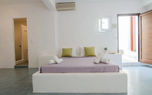 George & Irene Hotel