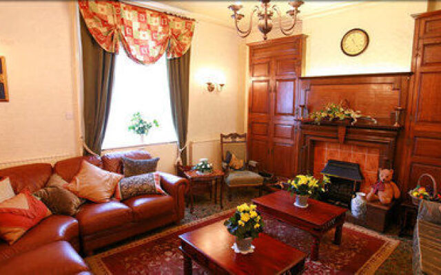 Drayton Court Hotel