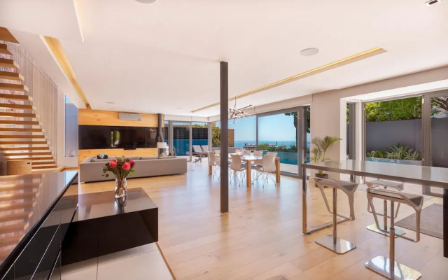 Amara Villa - Designer Villa With Solar Power