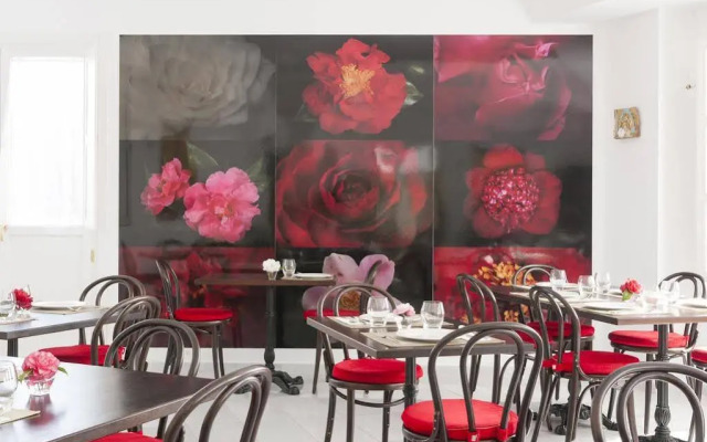 La Casa de Las Camelias