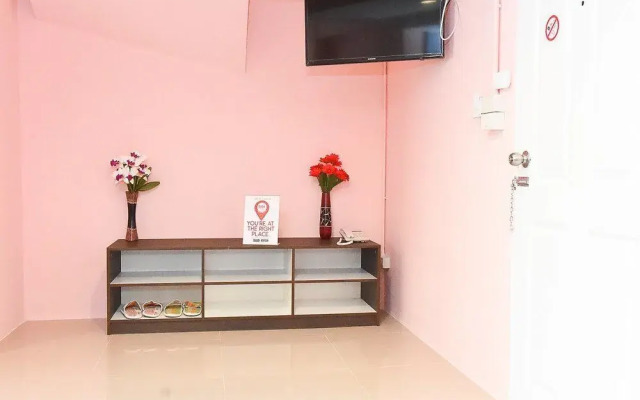 Nida Rooms Rat Uthit Soi 7 Temple