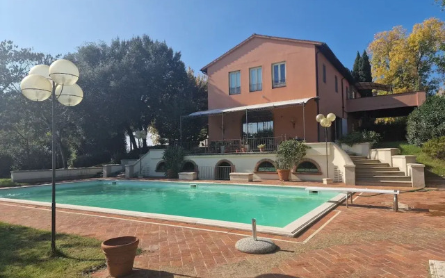 Tricolle Villa con Piscina