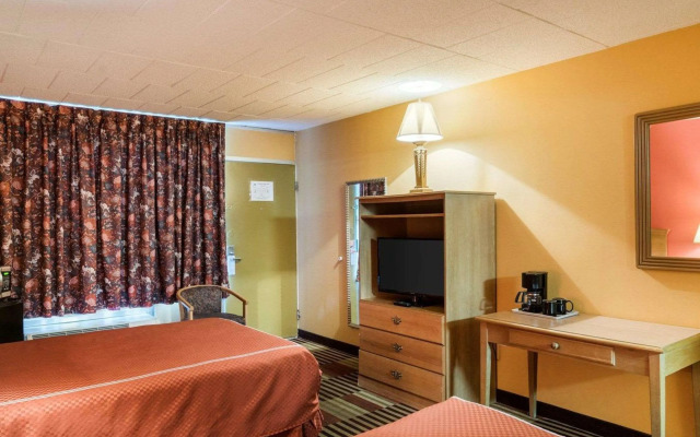 Rodeway Inn University