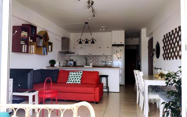 Fully equipped 2-bedroom flat unique view all year