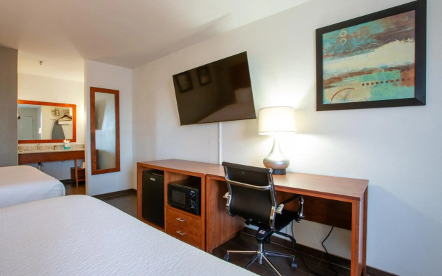 The Hotel Serene Glendale Peoria, Surestay Collection by BW