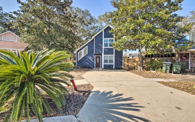 Pet-friendly A-frame Retreat Near Dtwn + Beaches!