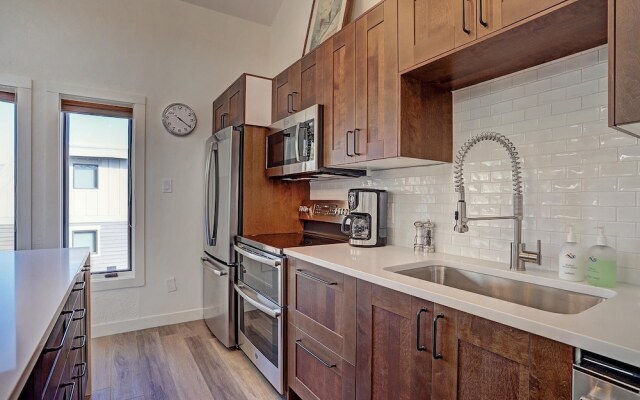 Lances West 13 1 Bedroom Condo by RedAwning