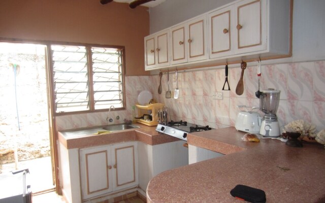 Delina Cottage Diani