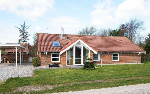 6 Person Holiday Home in Ulfborg