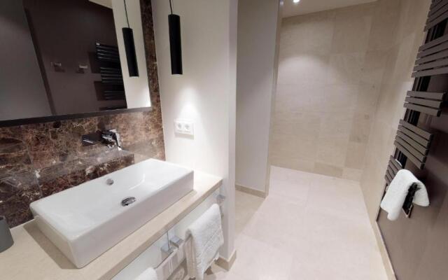 White Pearl Apartment 1.05