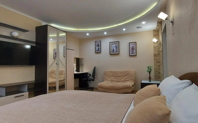 Апартаменты на проспекте Чекистов 21