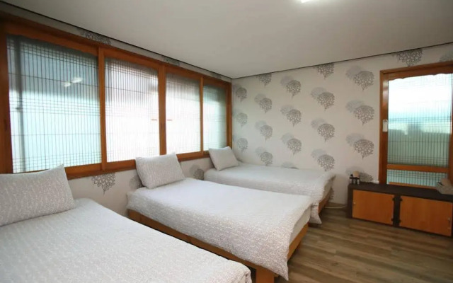 Jeju Airport Mira Guesthouse