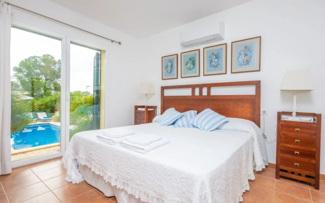 Xilvar in Mallorca With 3 Bedrooms and 2 Bathrooms