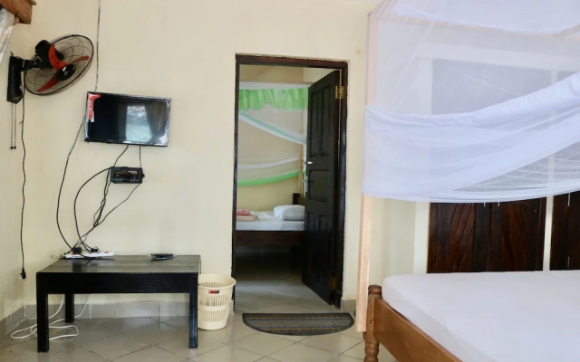 Room-a Wonderful Beach Property in Diani