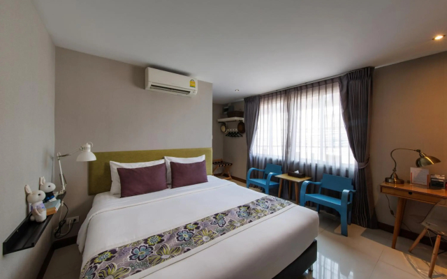 Chala Number 2 Art and Gallery House