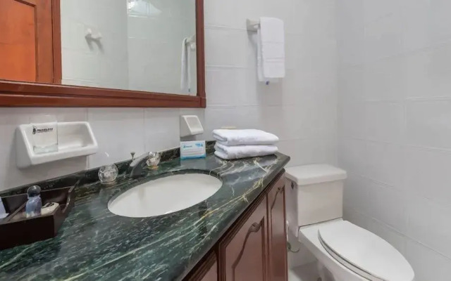 Travelers Apartamentos & Suites Castellón de Juanambú