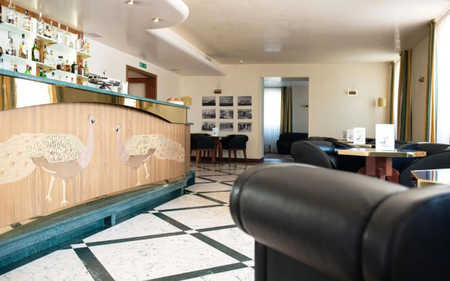 PHI Hotel Astoria