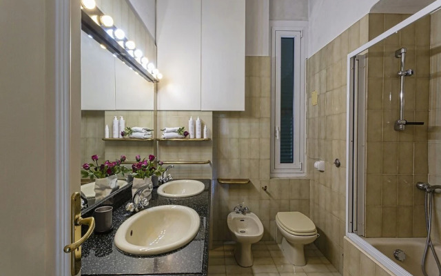 Albaro Classic Apartment by Wonderful Italy