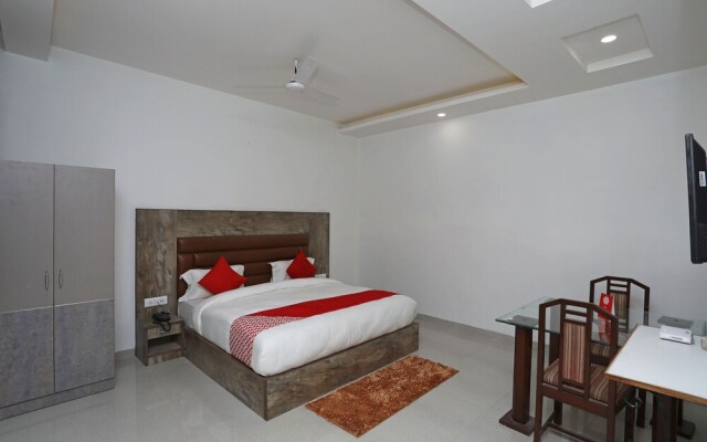 Hotel Gracious by OYO Rooms