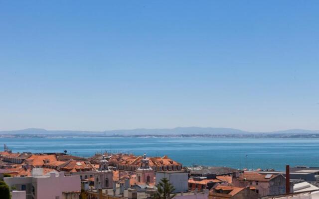 Breathtaking River-City View Two Private Terraces 3 Bedrooms and 3 Bathrooms 17th Century Building Central Bica Chiado District